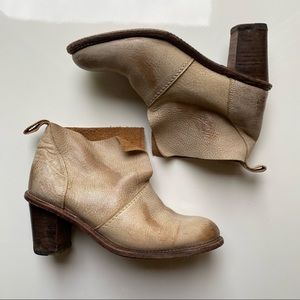Anthropologie Holding Horses Cream Distressed Cobbler Series Ankle Boots
